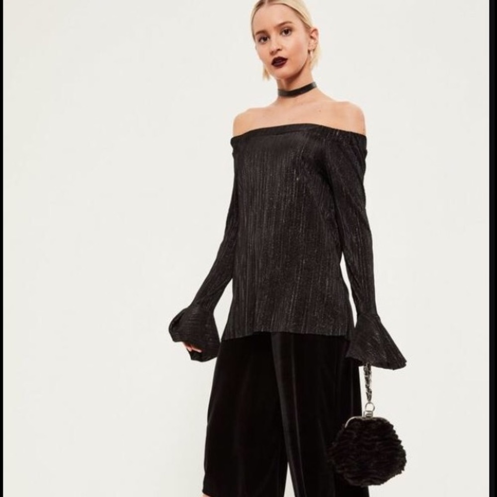 MISSGUIDED BELL SLEEVE TOP - Picture 2 of 6